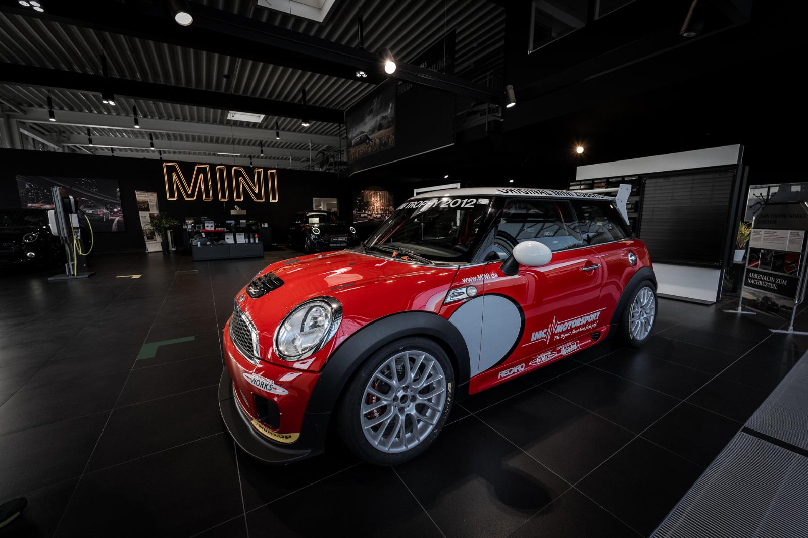 showroom-image-main