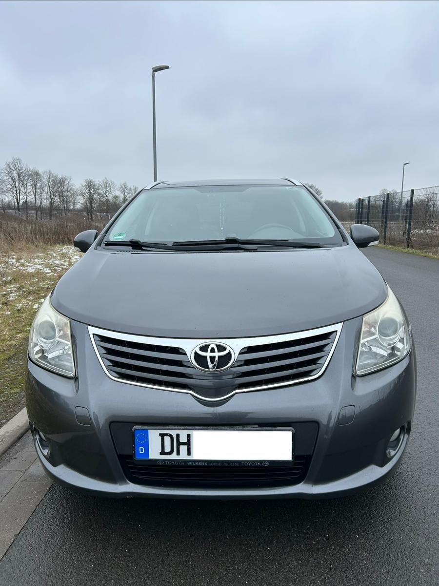 Toyota Avensis 2011 — photo 6