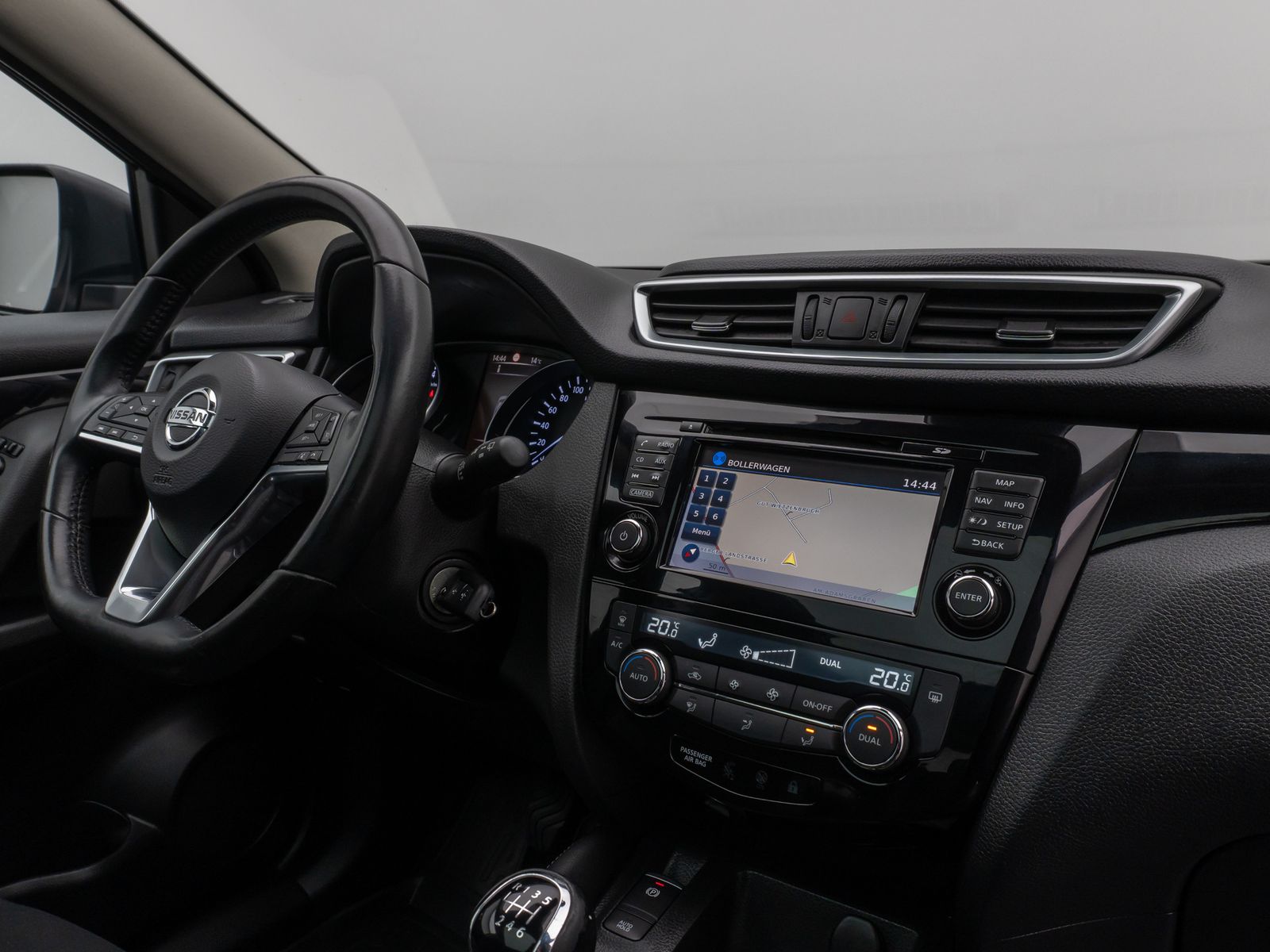 Fahrzeugabbildung Nissan Qashqai Acenta Panorama Kamera DAB Navi Xenon