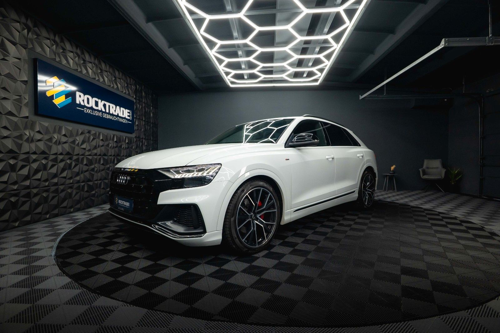 Fahrzeugabbildung Audi Q8 55 TFSI quattro S-Line Plus *ACC*Head Up*22'