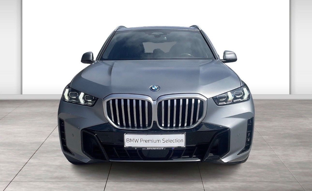 BMW X5 xDrive50e M-PAKET *FROZEN, B&W, PANO SKY* imagem 2