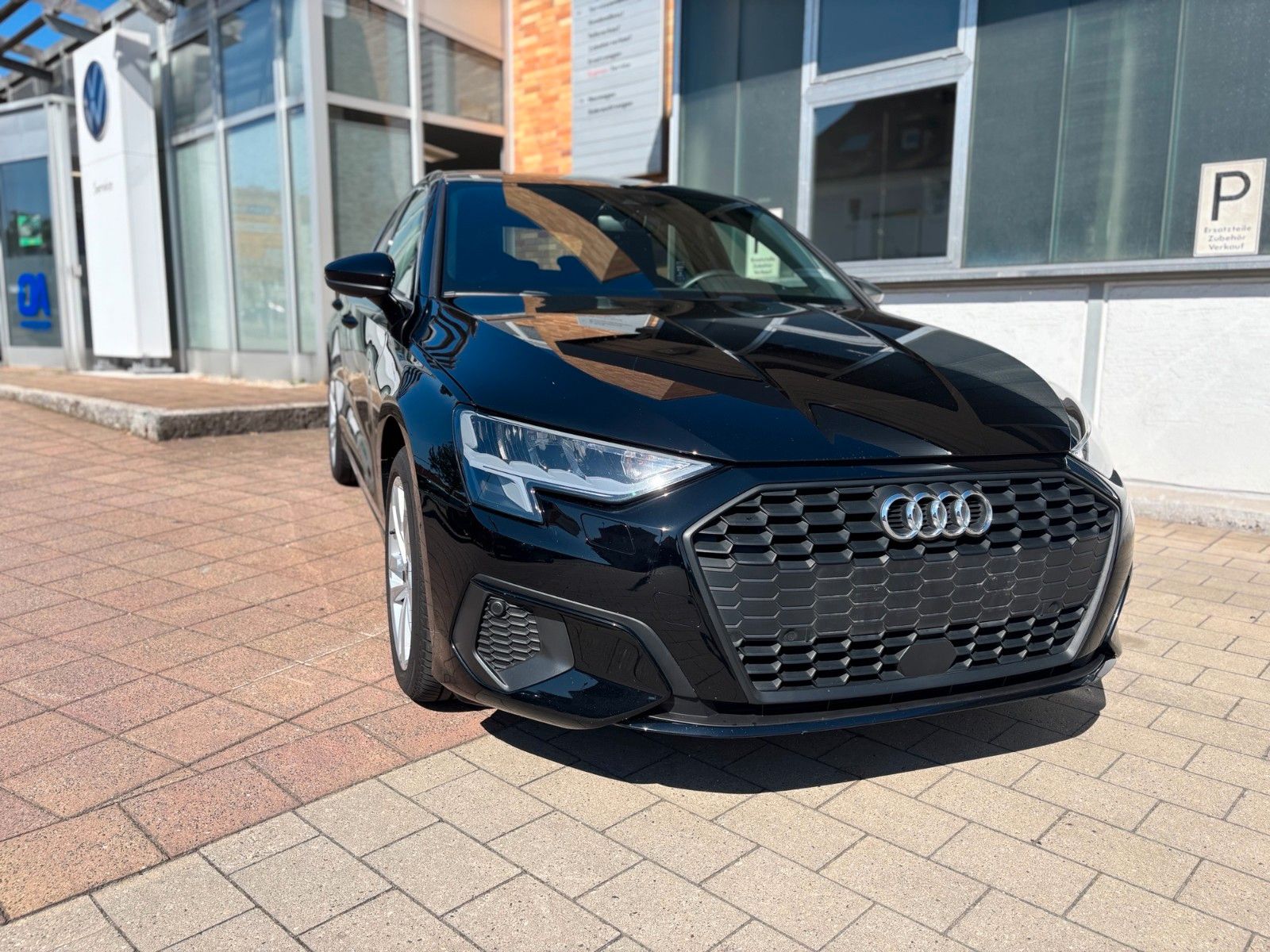 Fahrzeugabbildung Audi A3 Sportback 30 TFSI basis