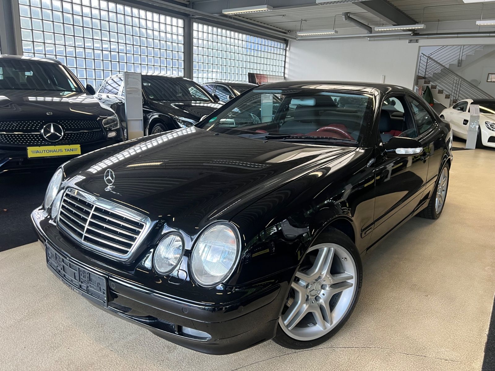 Fahrzeugabbildung Mercedes-Benz CLK 320 AVANTGARDE * 1.HAND *