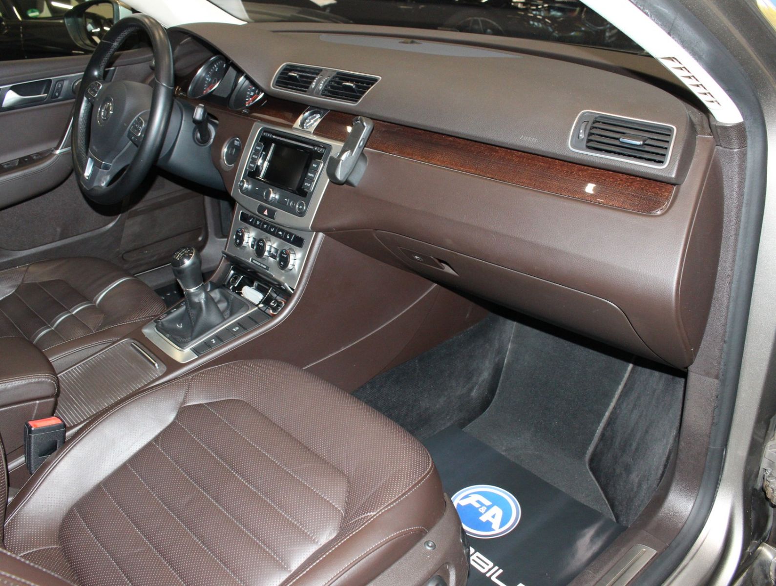 Fahrzeugabbildung Volkswagen Passat Highline BlueMotion Sitzklma+Pano+Massage