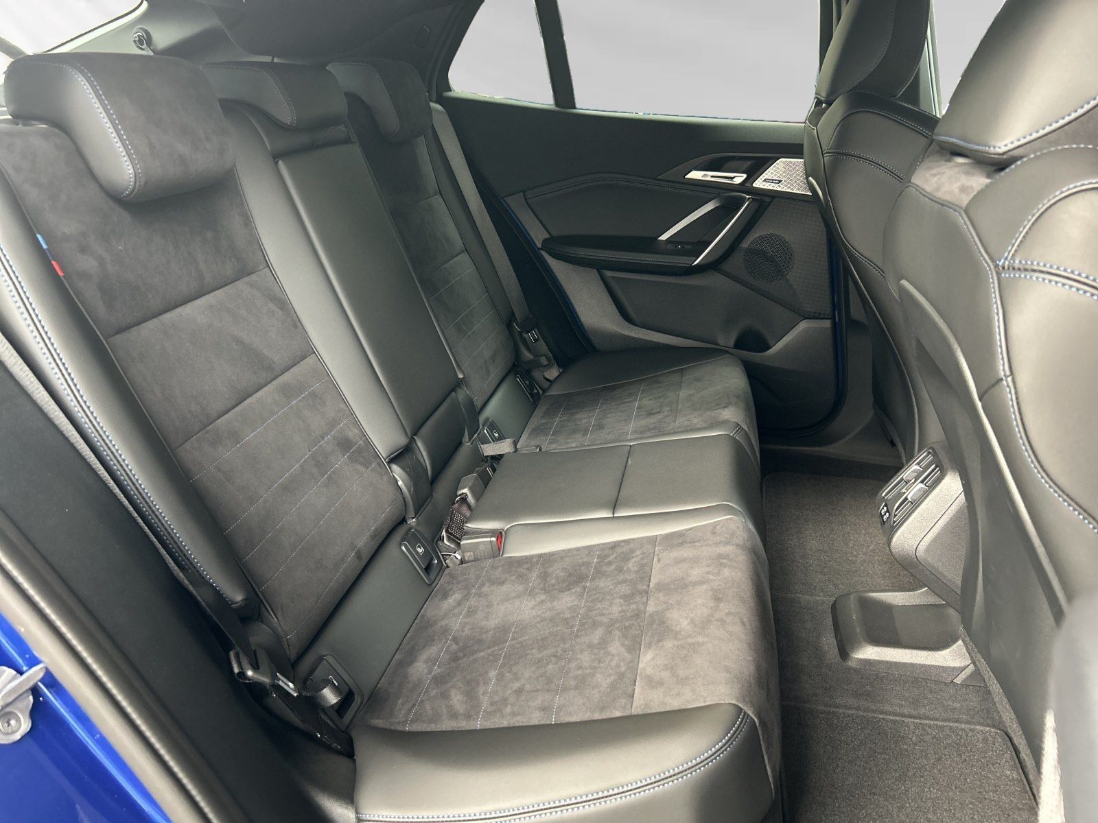 BMW iX2 - Bild 15