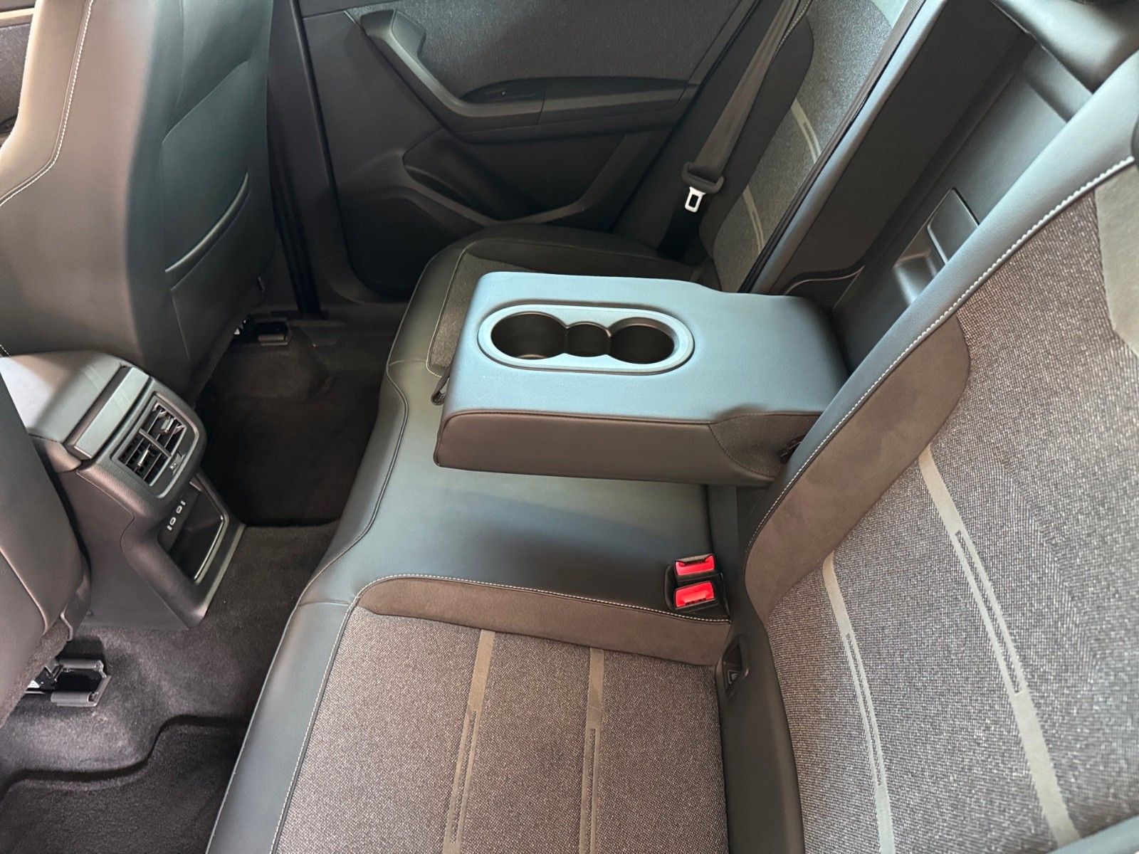 Fahrzeugabbildung SEAT Ateca Xperience 1.5 TSI