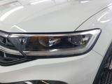 Volkswagen T-Roc 1.5 l TSI DSG R-Line AHK Navi LED Kamera - Volkswagen: Zentralverriegelung