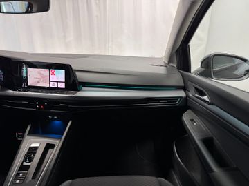 Volkswagen Golf VIII Lim. Active eTSI AT LED Navi SH