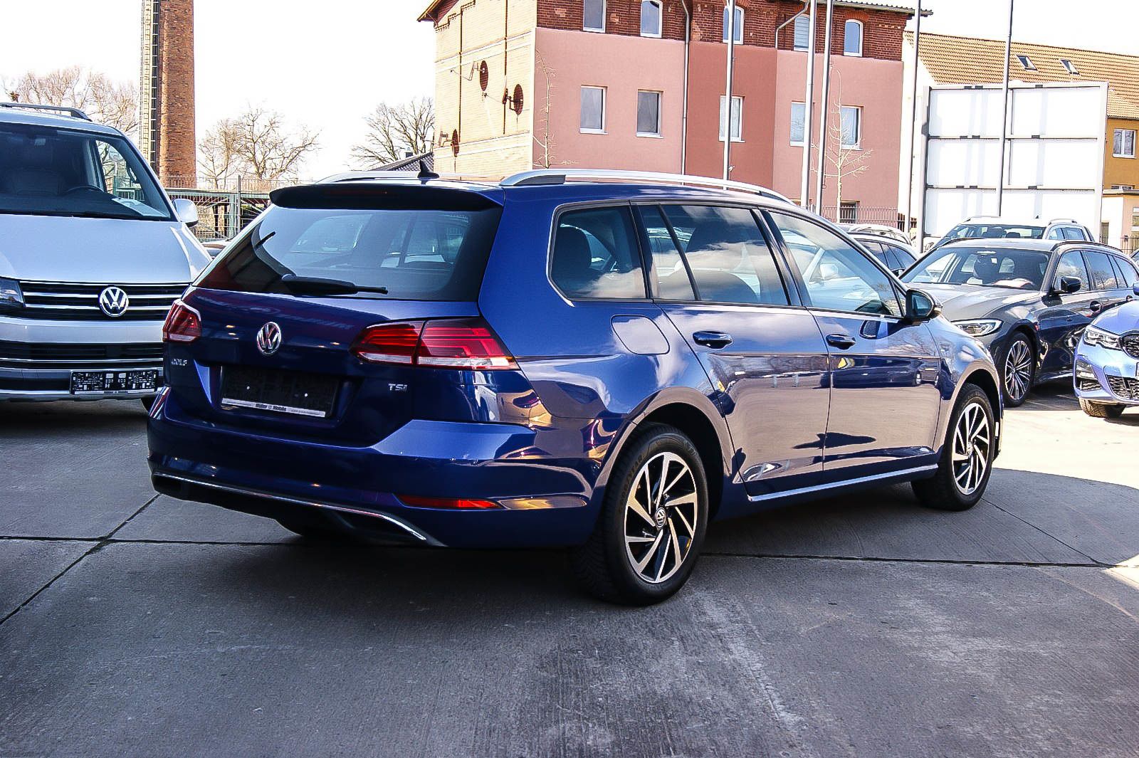 Fahrzeugabbildung Volkswagen Golf VII Variant 1.0 TSI Join NAVI PDC SZHG AHK