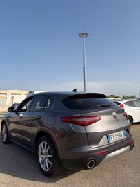 Alfa-Romeo Stelvio - 5