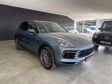 Porsche Cayenne - 1