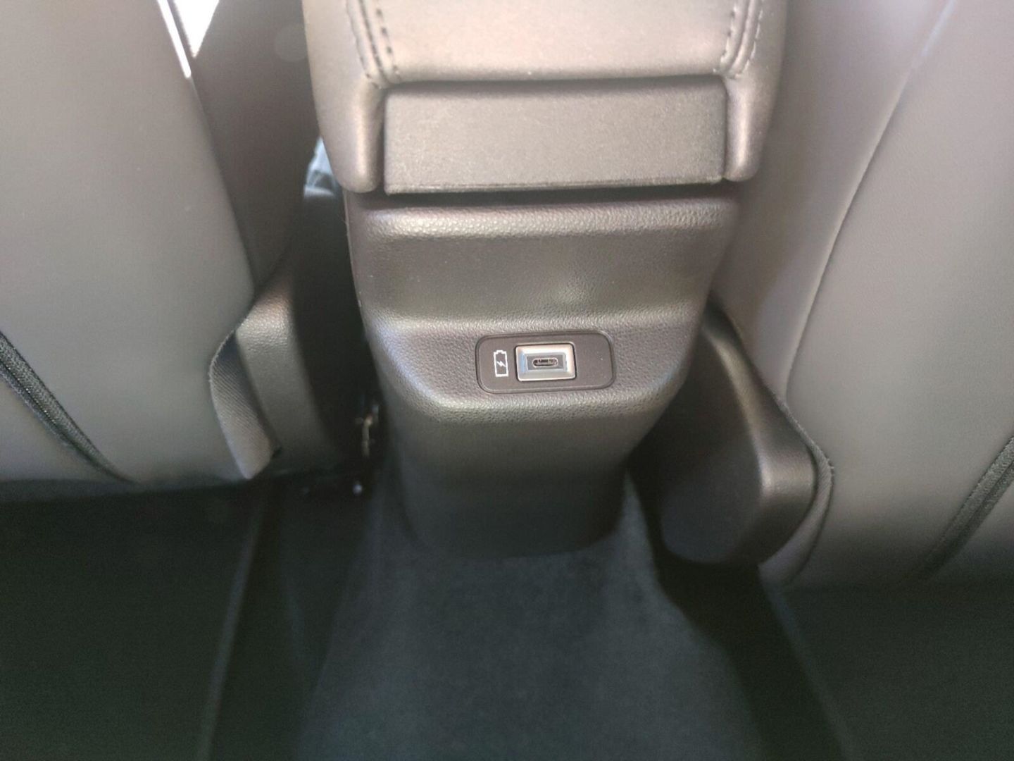 Fahrzeugabbildung Alfa Romeo Junior Elettrica SPECIALE 115kW - Technologie