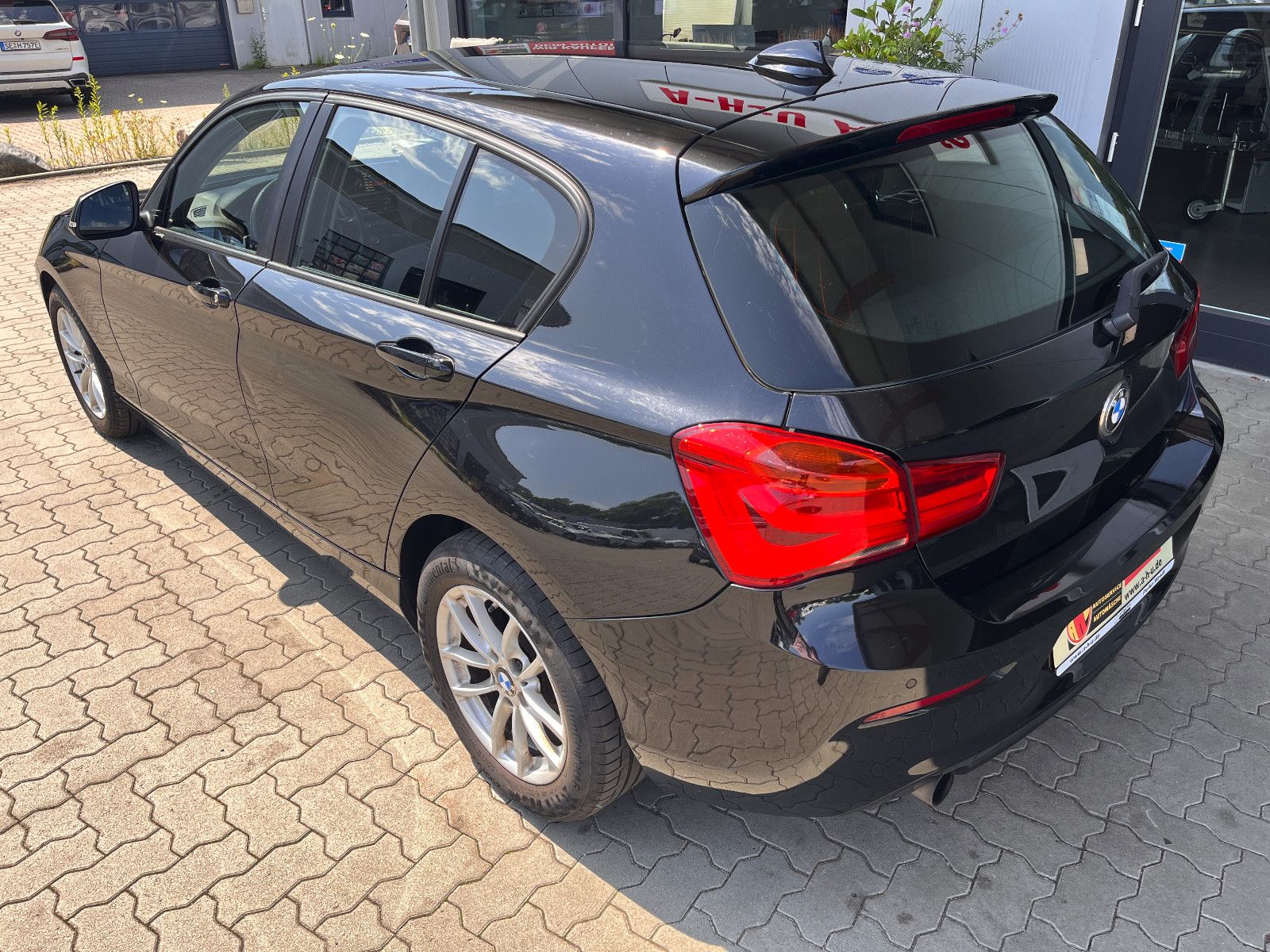 Fahrzeugabbildung BMW 118 1 Limousine 5-trg. 118 i Advantage Automatik