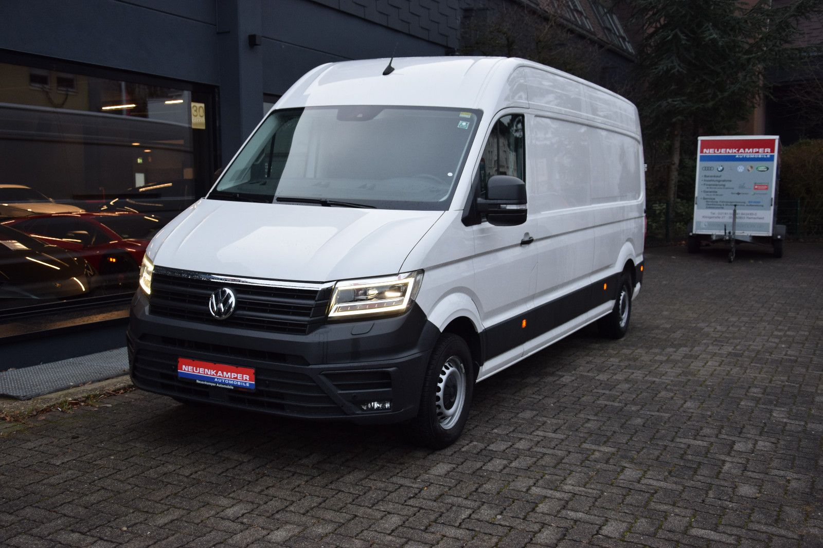 Fahrzeugabbildung Volkswagen Crafter Kasten 35 lang Hochdach FWD LED Navi Atm