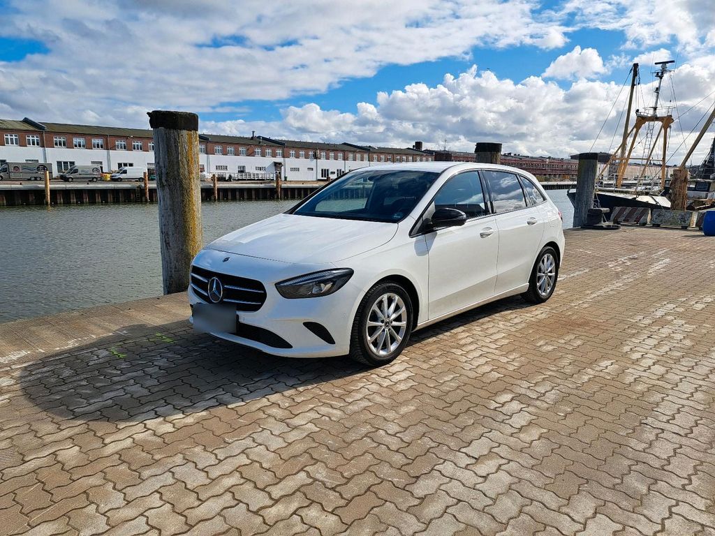 Image of Mercedes-Benz C 200