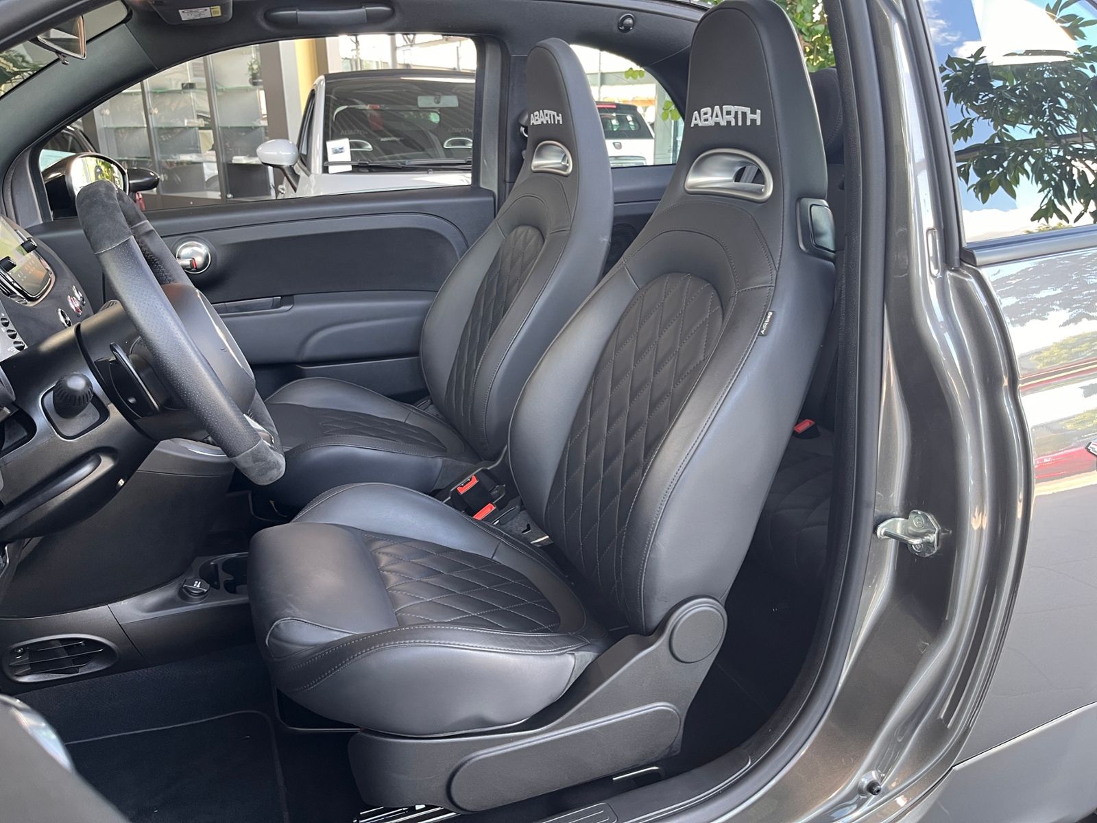 Fahrzeugabbildung Abarth 695C Turismo Aut. BEATS XENON NAVI