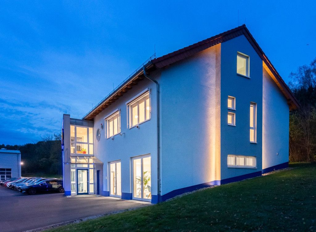 Fahrzeugabbildung Volkswagen Golf VII Lim. Comfortline CNG ACC AHK Kamera SHZ