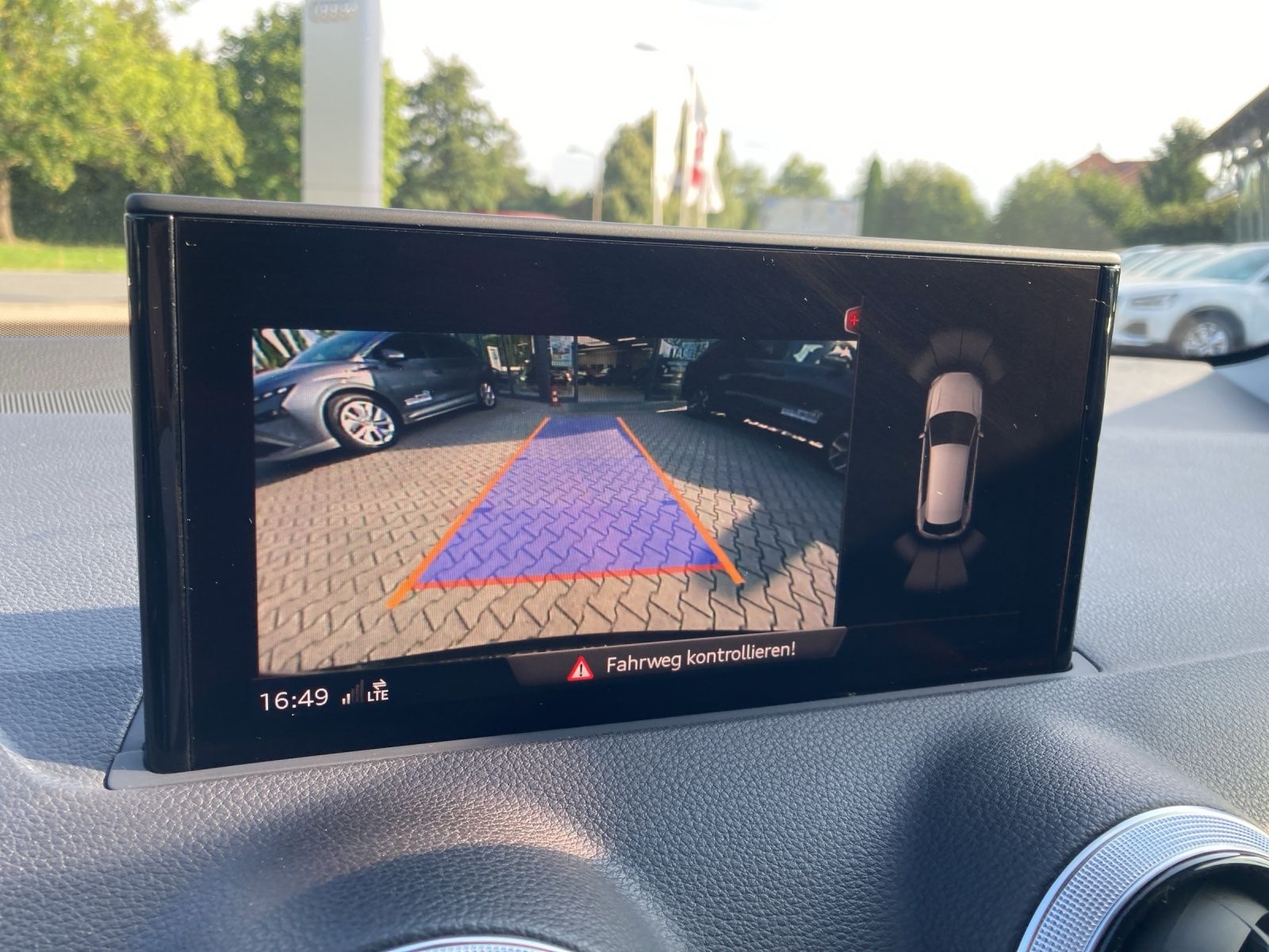 Fahrzeugabbildung Audi Q2 35 TFSI S line LED AVC Navi ACC RFK SH