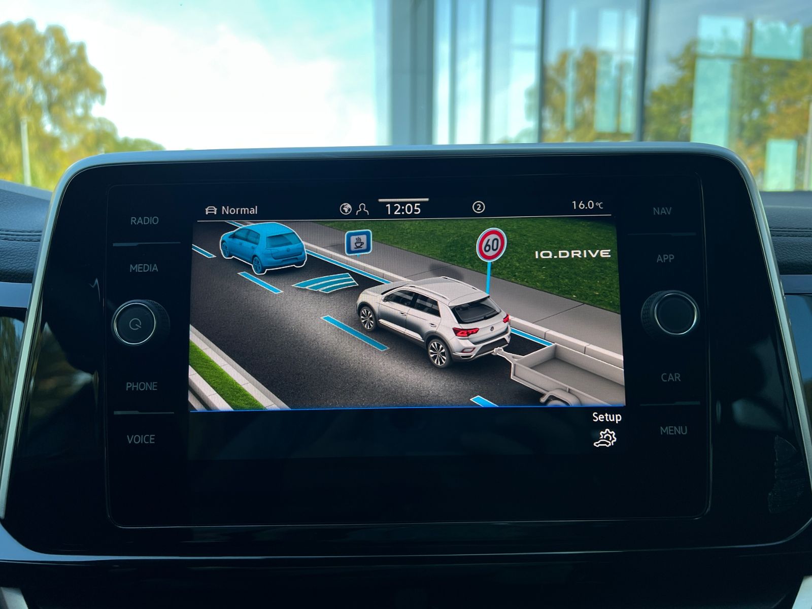 Fahrzeugabbildung Volkswagen T-Roc R-Line 1.5 TSI DSG *AHK, LED, Navi, Kamera
