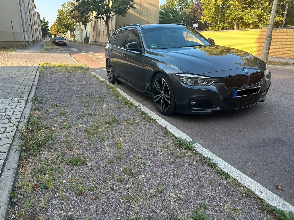 Image of BMW 330