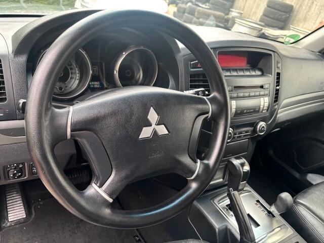 MITSUBISHI PAJERO 3.2 DI-D 16V AUT. 5P. INSTYLE 170 ch BVA - Historique Entretien Disponible