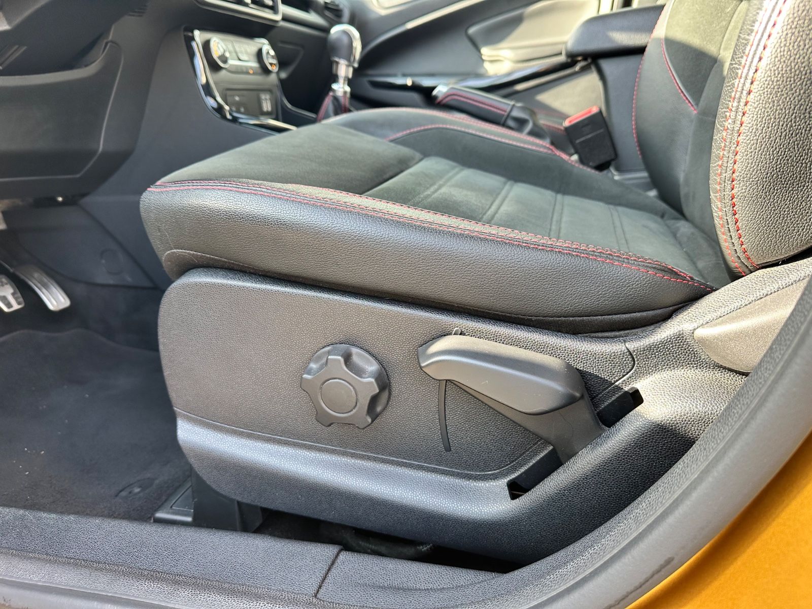 Fahrzeugabbildung Ford EcoSport ST-Line*PDC V+H*Sitz-Lenkradheizung*App