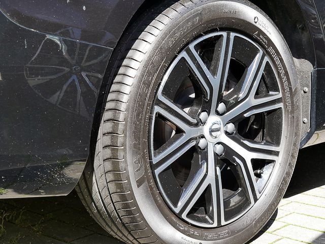 Volvo V60 Kombi 2.0 Core MEMORY PDC SHZ KAMERA AHK foto 11