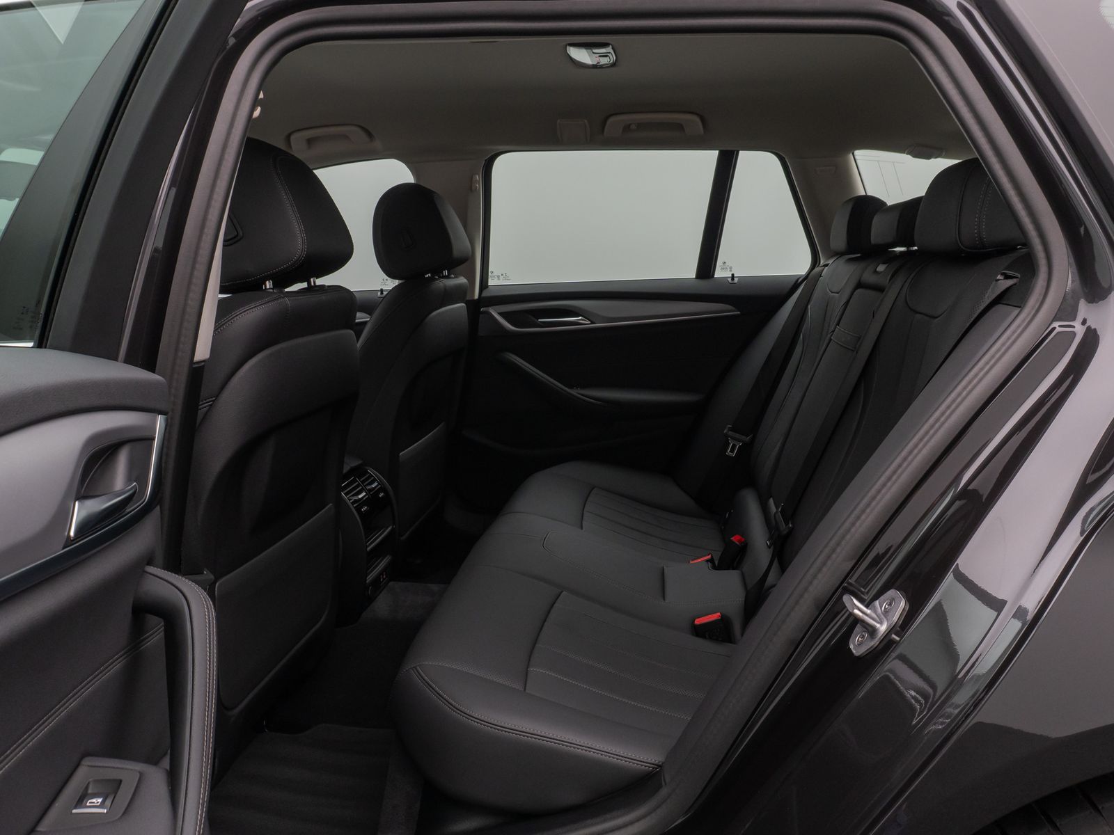 Fahrzeugabbildung BMW 520i PDC DAB CockPitPro Sitzhzg Alarm LED Leder