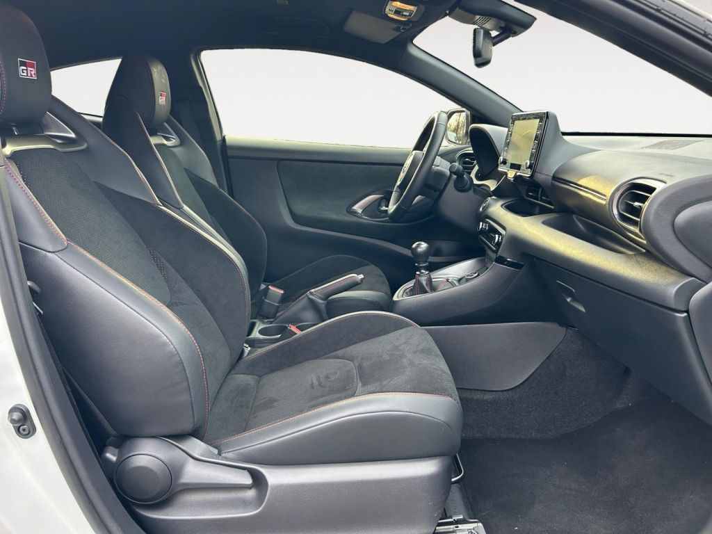 Fahrzeugabbildung Toyota GR Yaris mit High-Performance-Paket