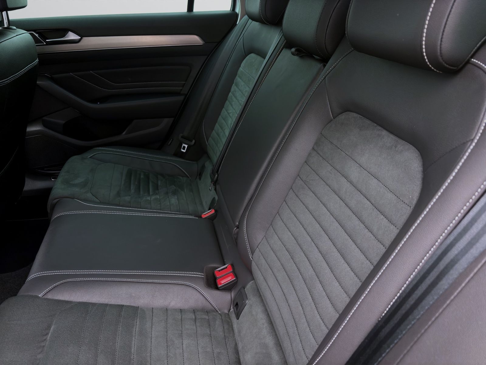 Volkswagen Passat Variant - Bild 16