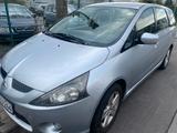 Mitsubishi Grandis 2.0 DI-D Invite 7-Sitzer - Mitsubishi Grandis: Invite