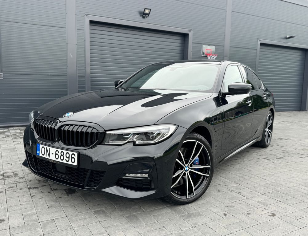 Image of BMW 330