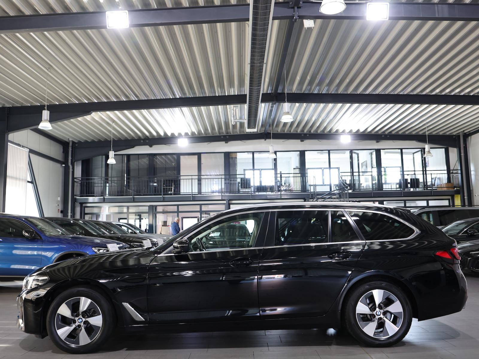 BMW 520d Touring BUSINESS / LIVE-COCKPIT+NAVI+360°