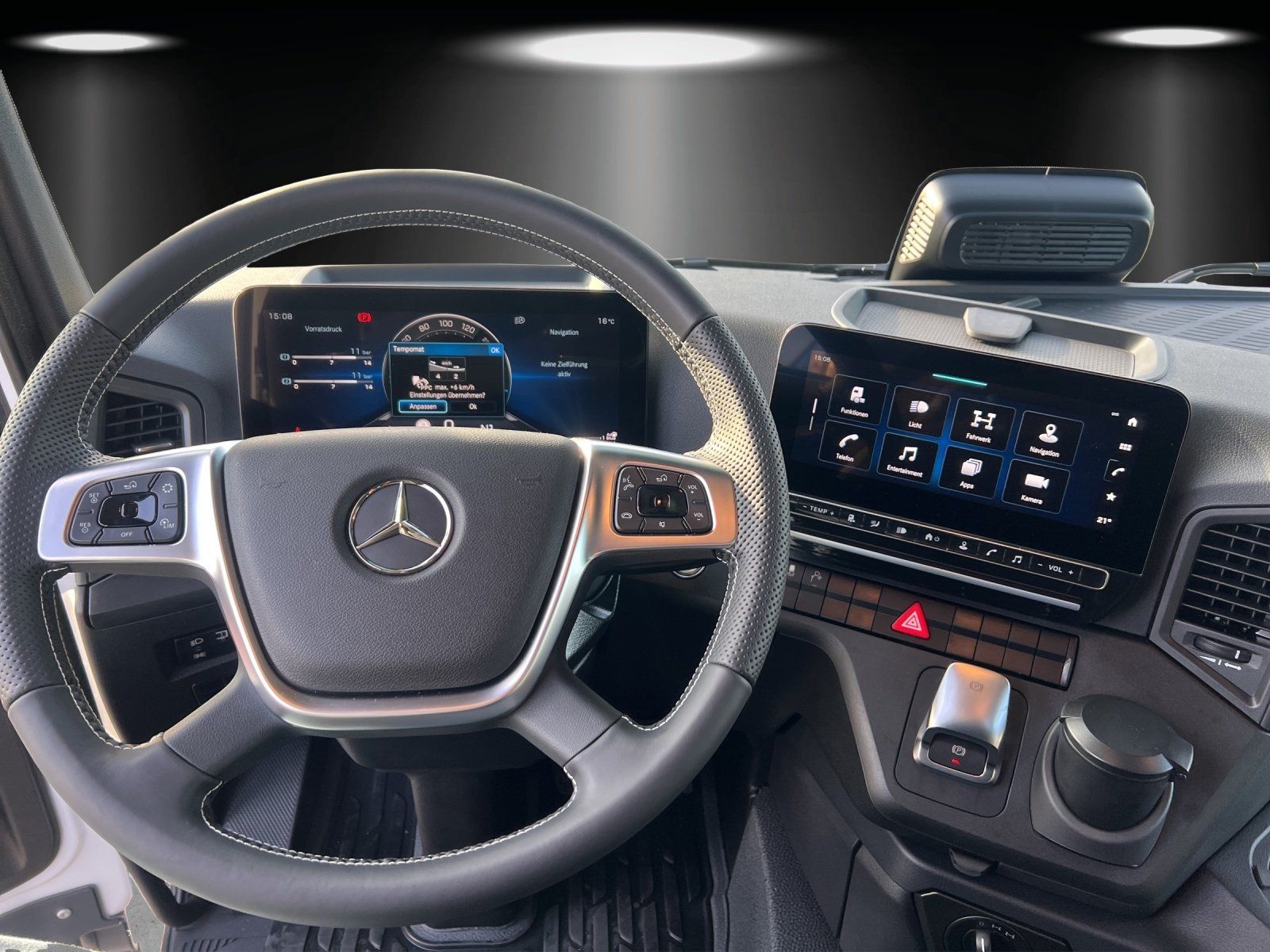 Fahrzeugabbildung Mercedes-Benz Arocs 2651 K 6x4 Meiller Trigenius Bordmatik