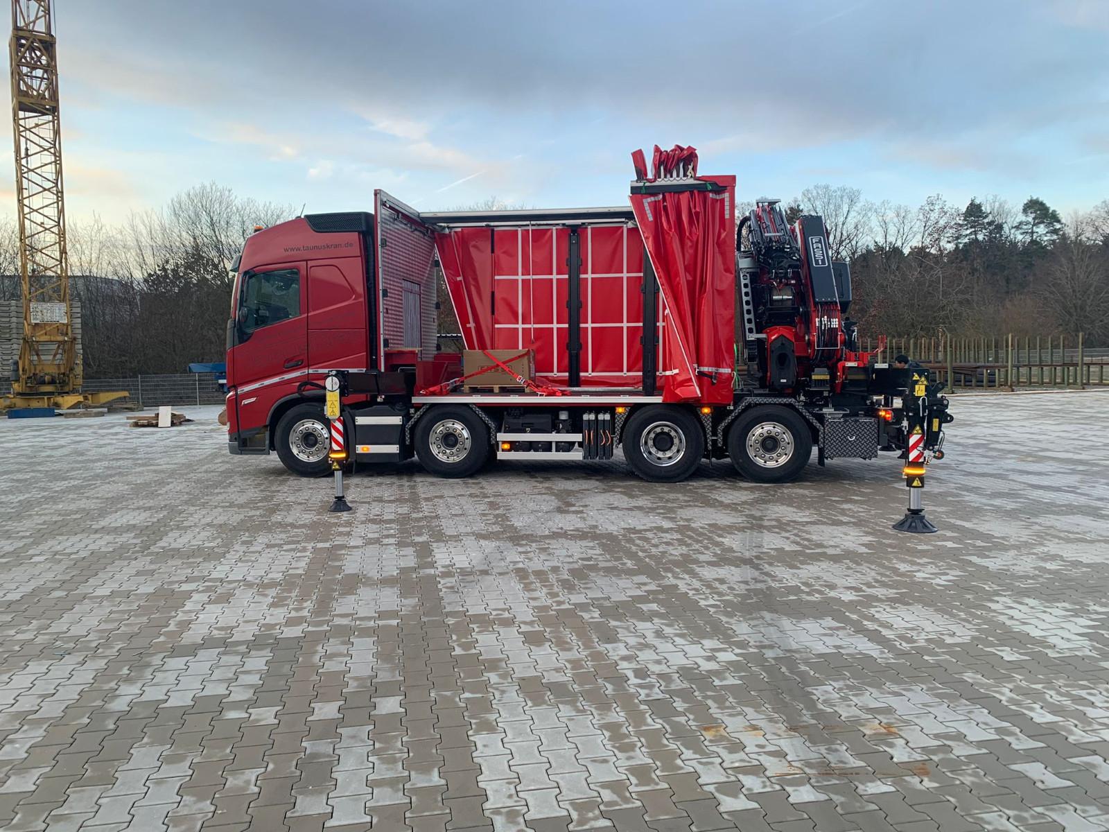 Volvo PLANE Heckaufbau FASSI F710 RA2.26L426 - WINDE