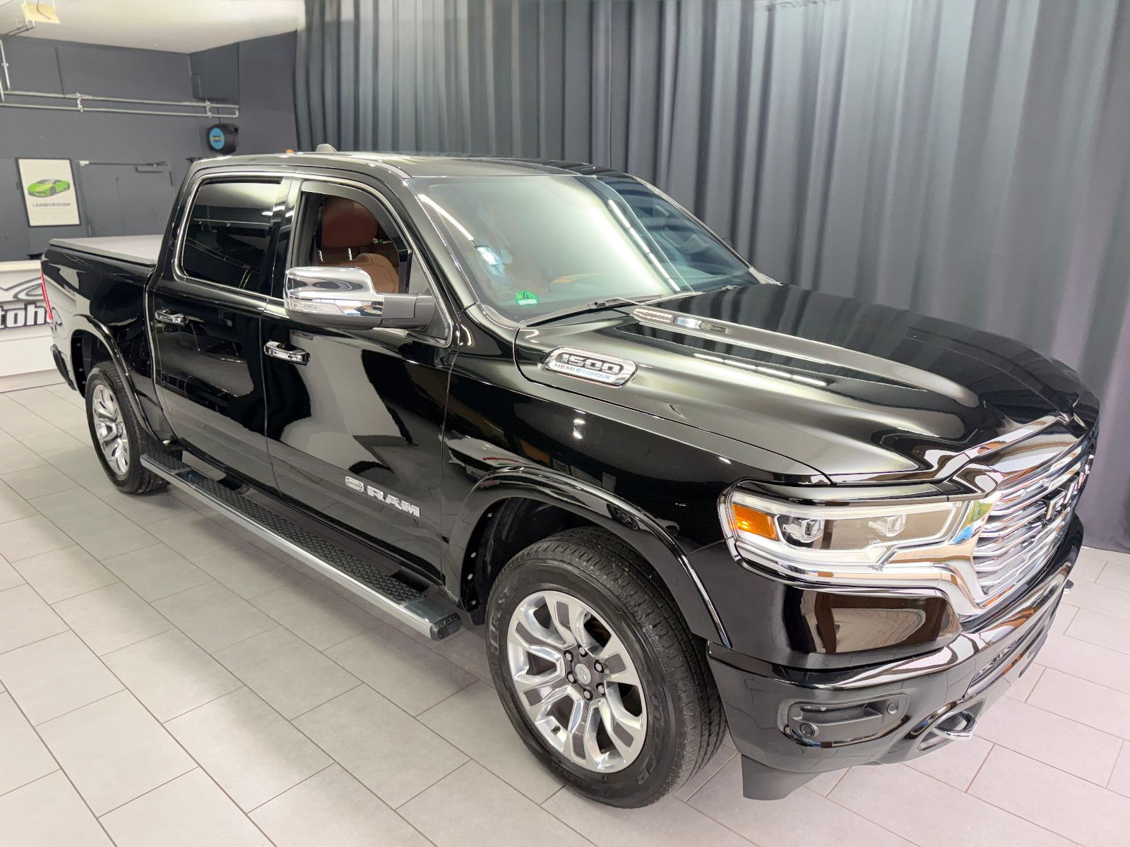 Fahrzeugabbildung Dodge RAM 1500 5.7 HEMI 4x4 Longhorn|AHK|NAVI|PANO