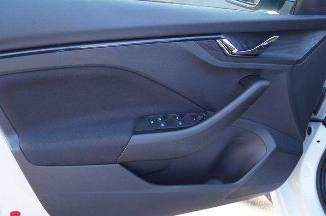 Skoda Kamiq CarPlay-LED-PDC-Sitzh.-Allwetter-Spur-AHK