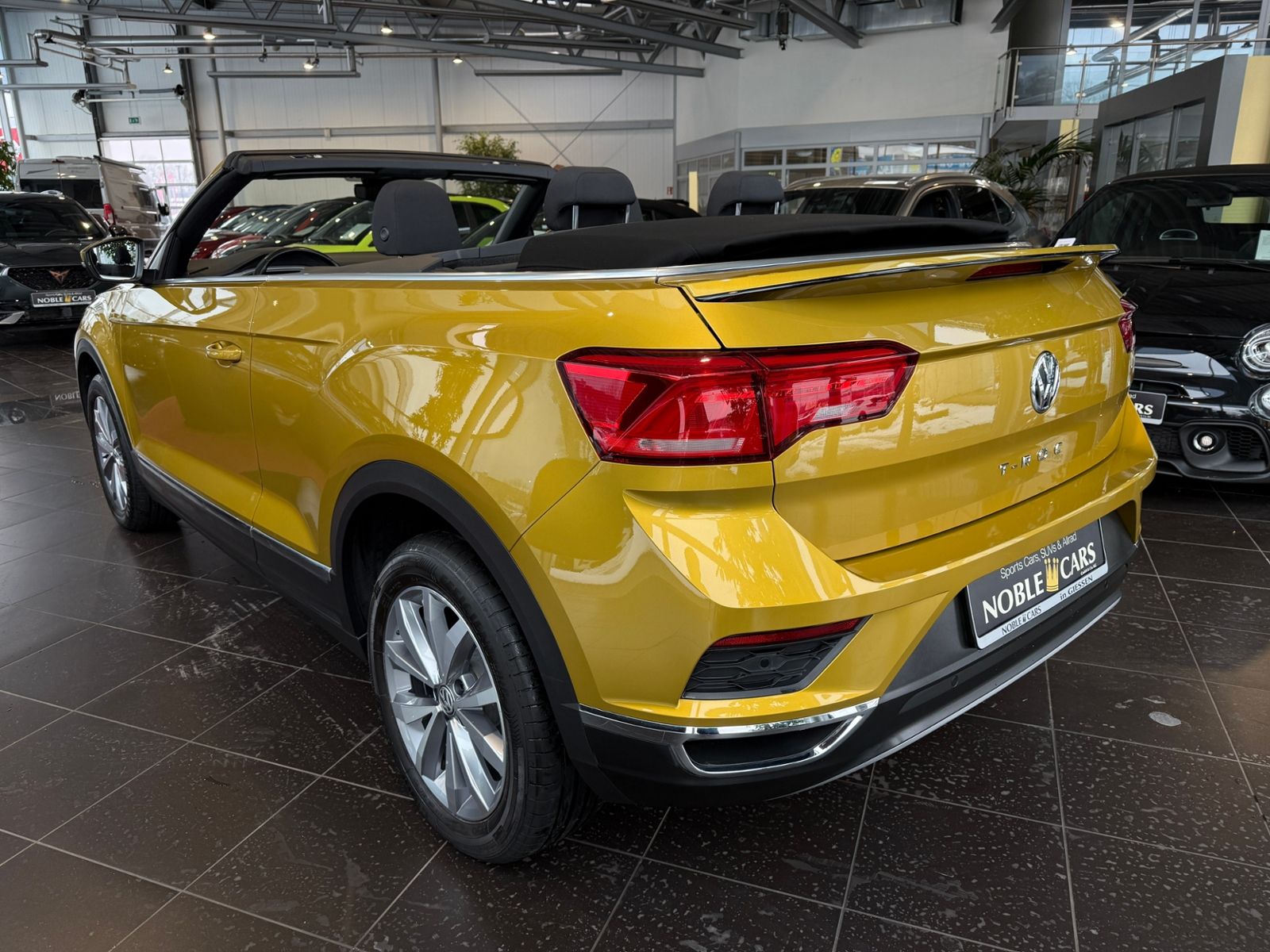 Fahrzeugabbildung Volkswagen T-Roc Cabriolet Style ACC LED NAV SHZ