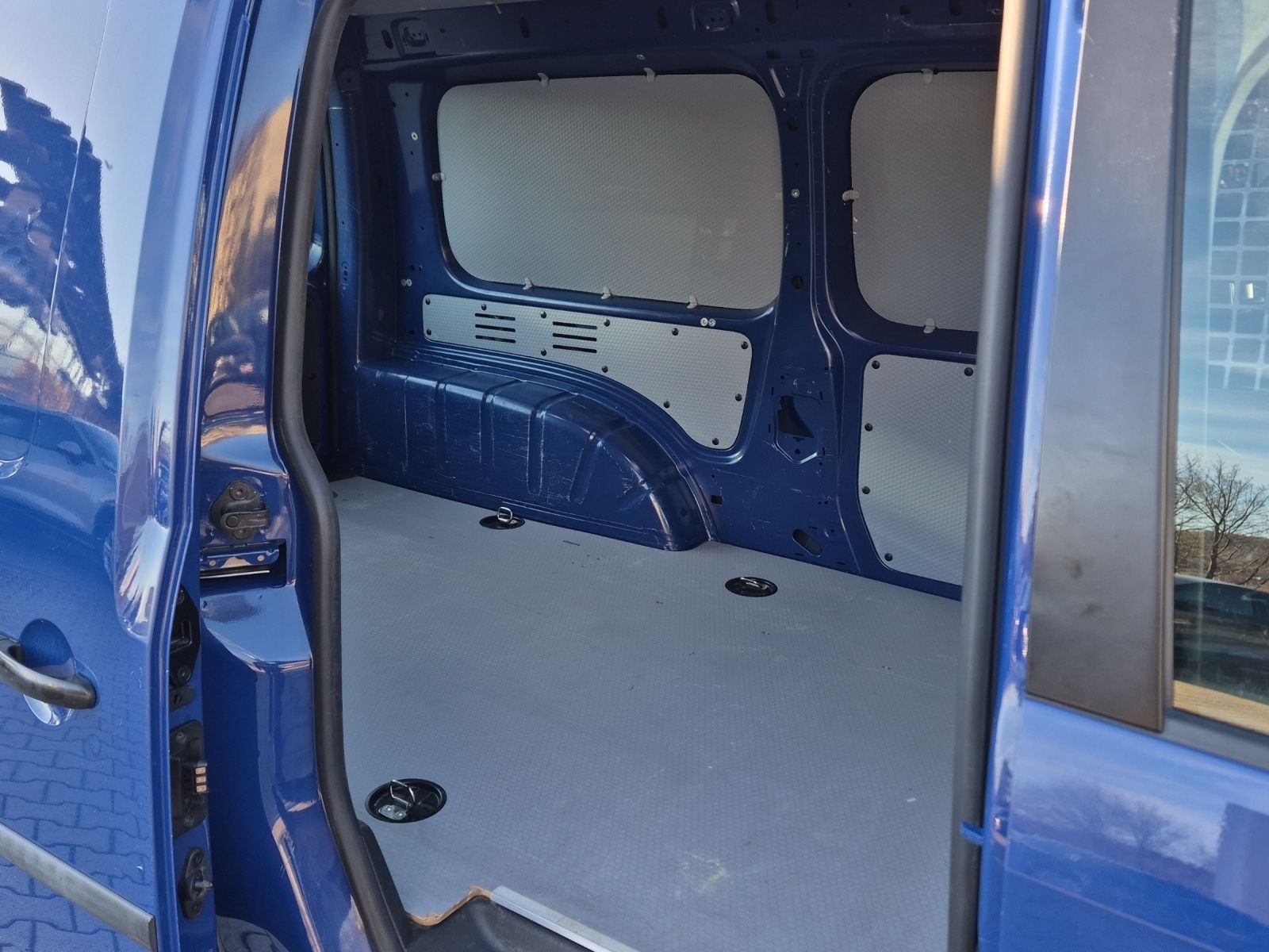 Fahrzeugabbildung Volkswagen Caddy Kasten Maxi TDI KLIMA NSW RFK