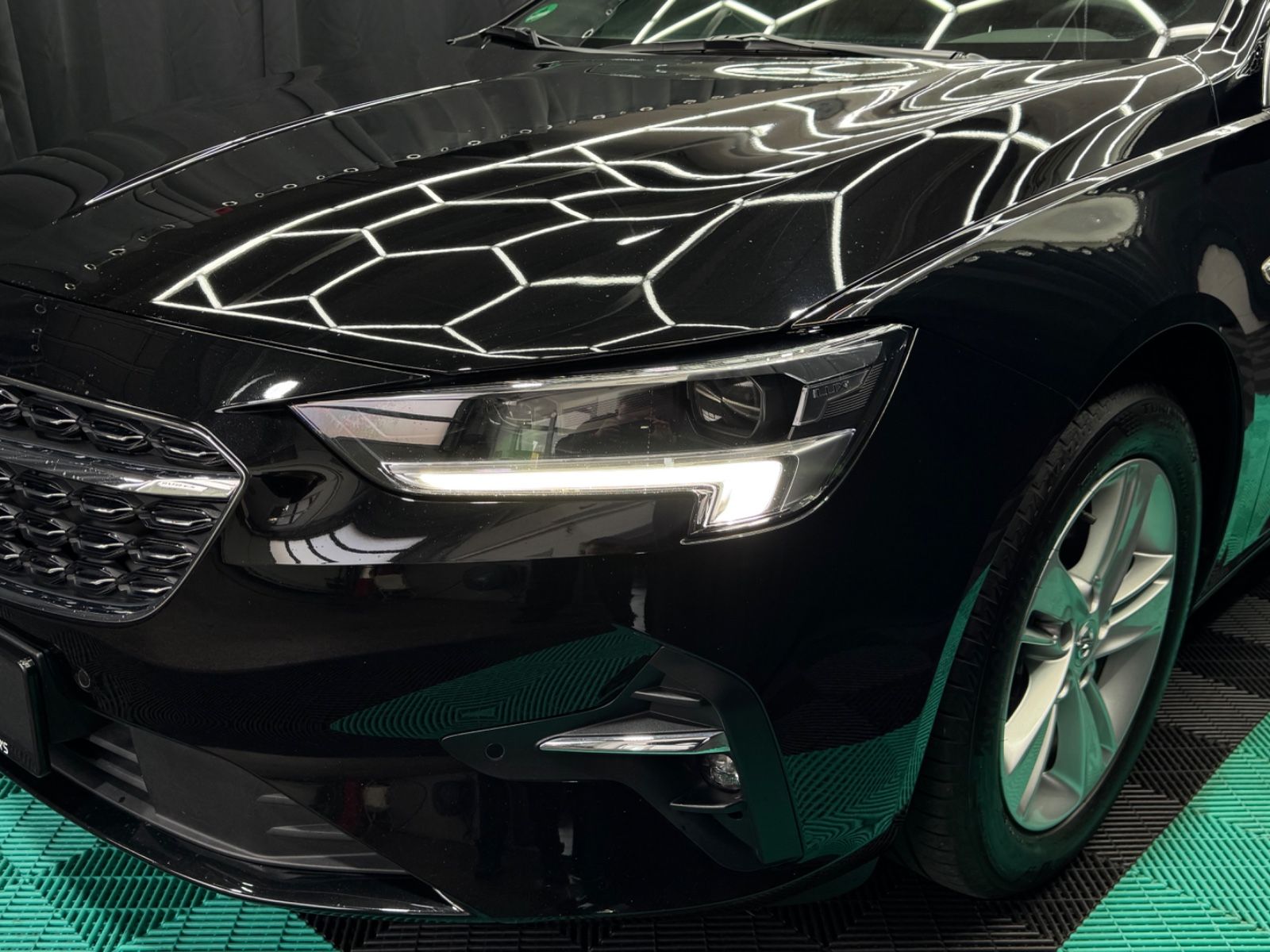 Opel Insignia B Sports Tourer Elegance 1.HD/AUTOMATIK imagem 3