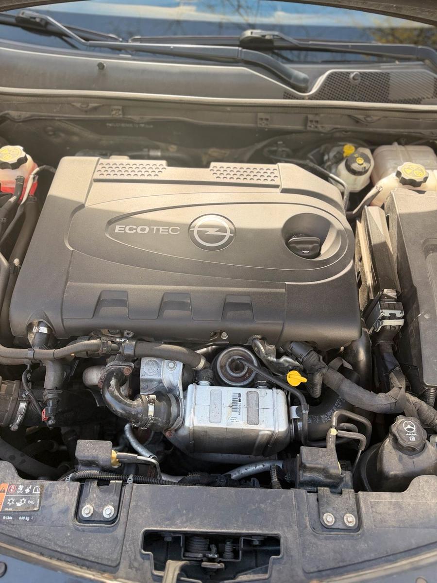 Opel Insignia 2014 — photo 10