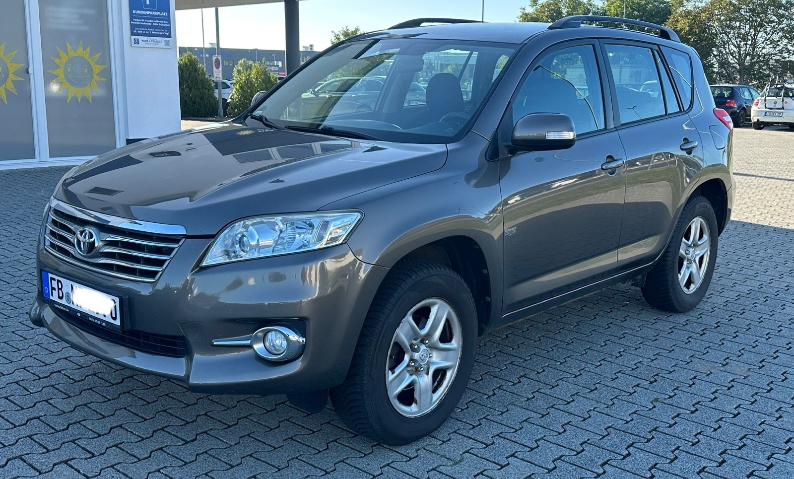 Toyota RAV 4 2.0 VVT-i 158 ch Essence • Attelage • Radar de recul • Barres de toit