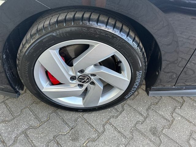 Fahrzeugabbildung Volkswagen Golf VIII GTI 2,0 TSI DSG KAMERA NAVI TRAVEL ASS