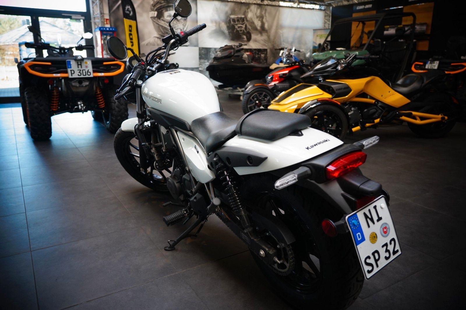 Fahrzeugabbildung Kawasaki Eliminator 500 Weiß