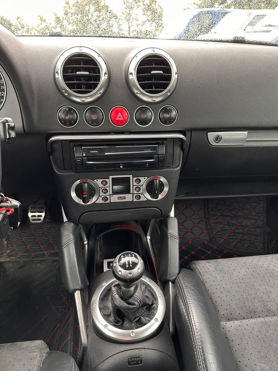 Audi TT Coupe/Roadster 1.8 T Coupe/SCHECKHEFTGEPFLEGT