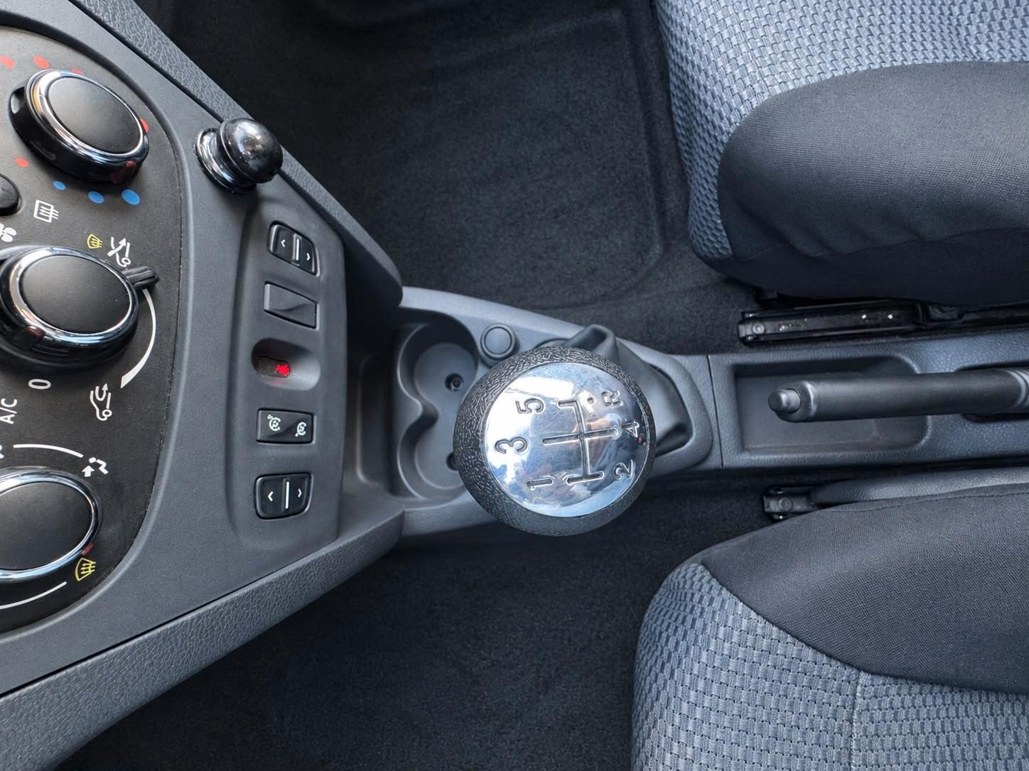 Dacia Sandero 2015 — photo 21