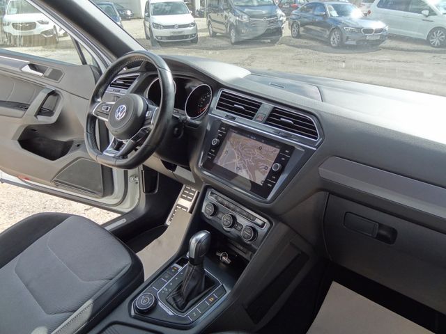 Fahrzeugabbildung Volkswagen Tiguan Allspace/2 x R-Line/Navi/AHK/DSG/Allrad/