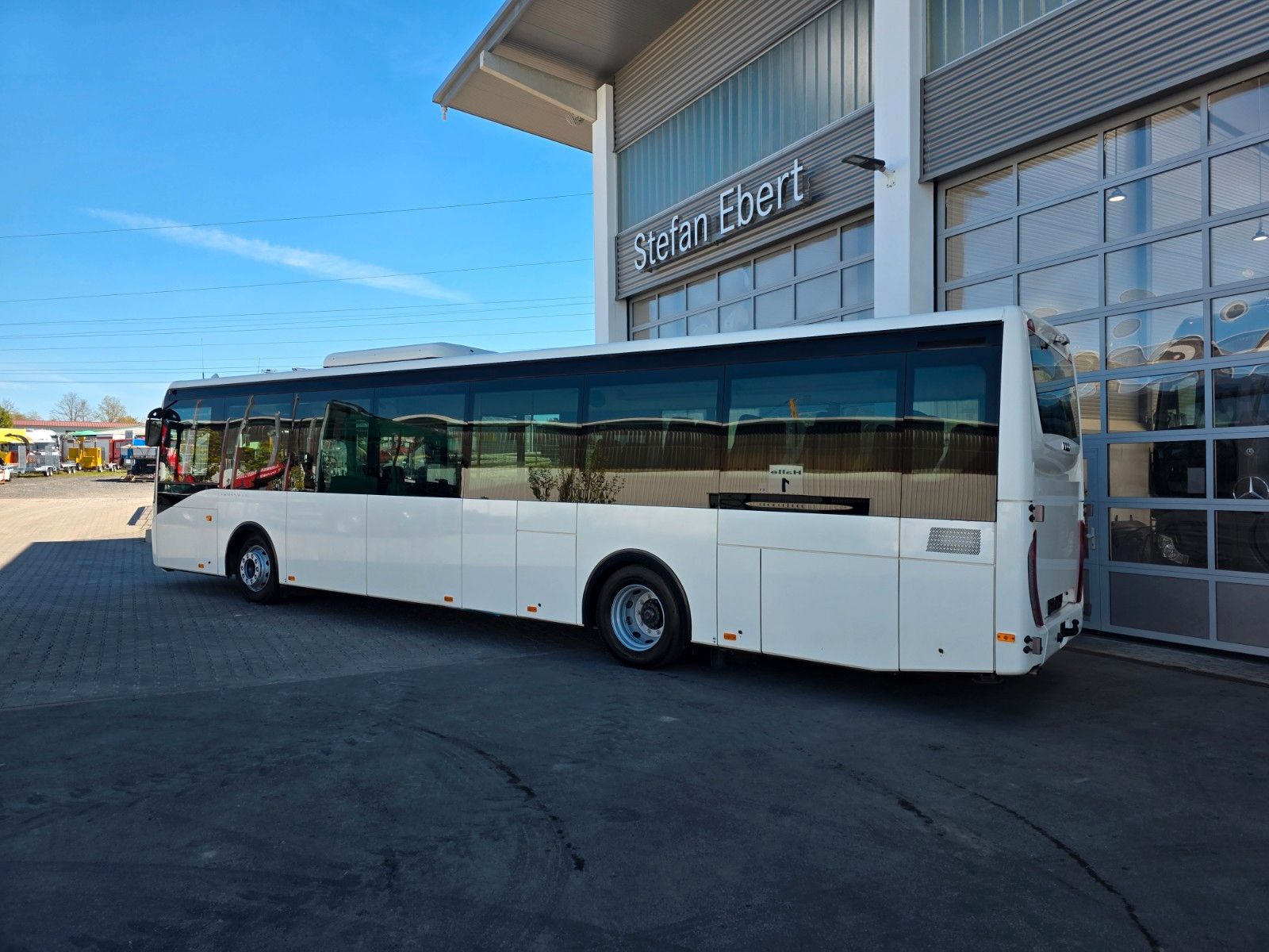 Fahrzeugabbildung Iveco Crossway LI6C 12 Klima Intarder 45+26+1