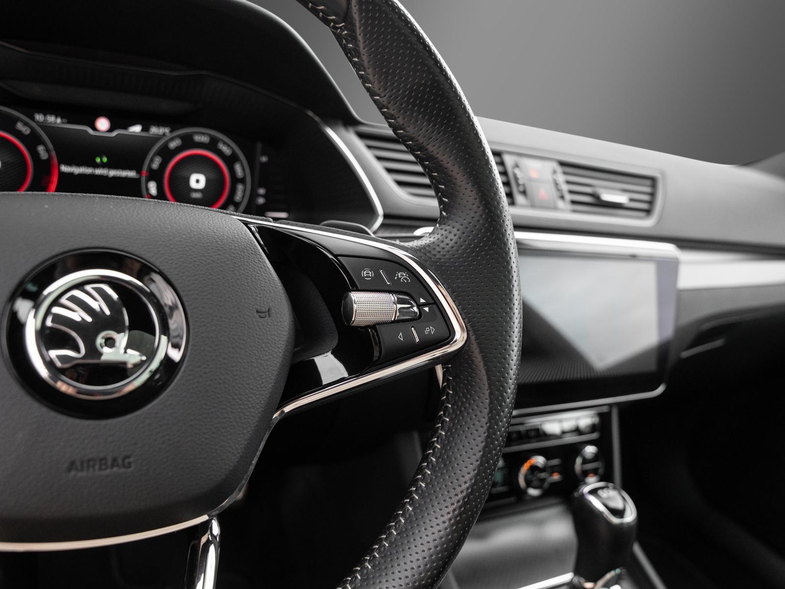 Skoda Superb Sportline PANO Canton AHK 19" Supernova