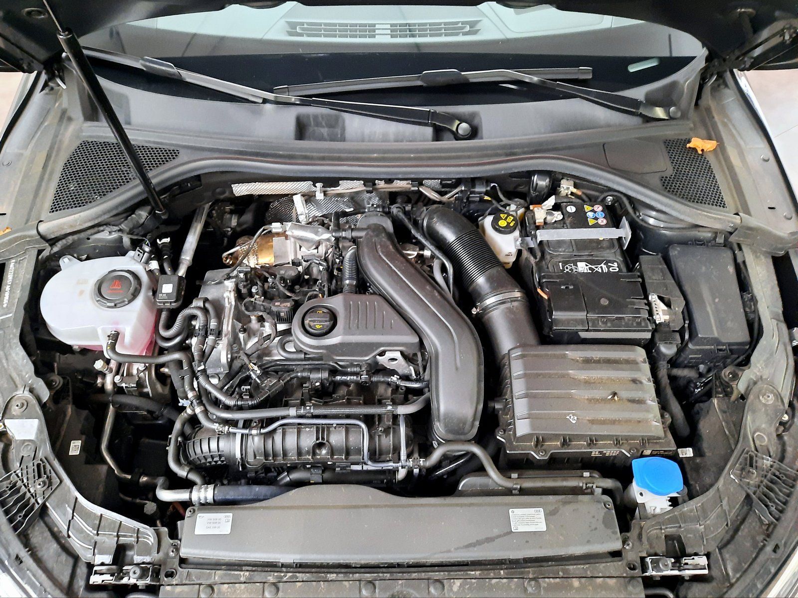 Fahrzeugabbildung Audi A3 Sportback TFSI S-Line S-tronic *AHK*Navi*LED*